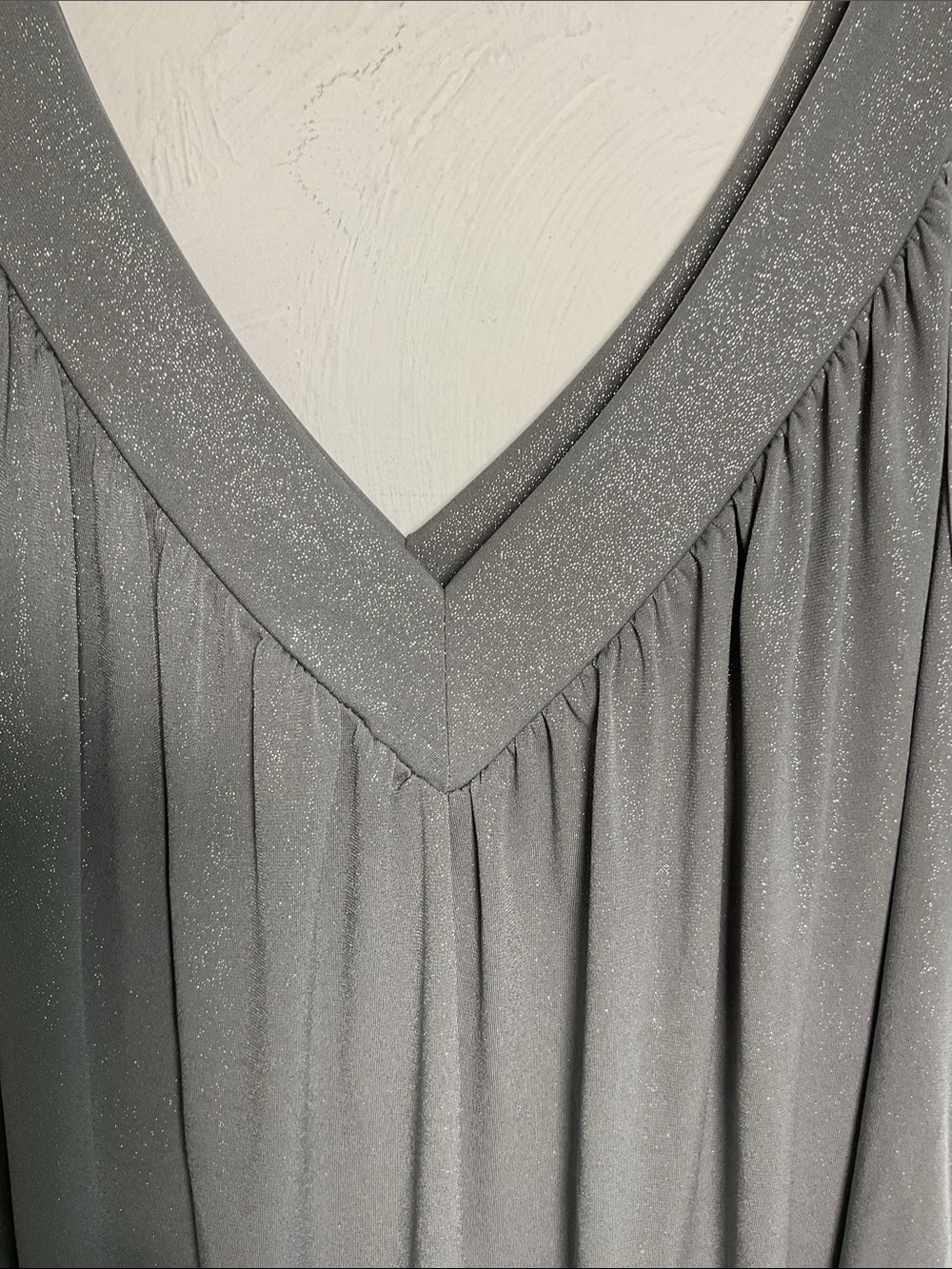 Daniel Benjamin Metallic Shimmer V-Neck Tank Top Charcoal Silver Size 1X - Picture 2 of 5